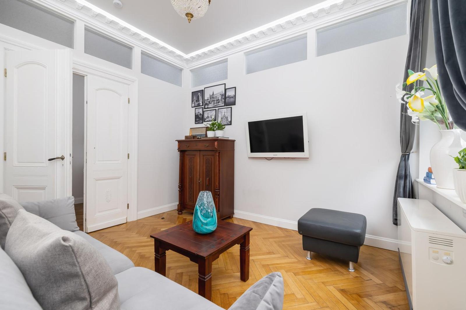 2 Bedroom - Sereno Fenn'a 5 Street Apartment *